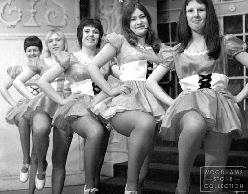  Robinson Crusoe Pantomime. These young ladies appeared in a Malton pantomime and from L to R are: Vivian Warwick, Jane Cass, Angela Stolting, Pam Hildreth and Sally Brewster WS ref: MALWS.2018.1061.1 