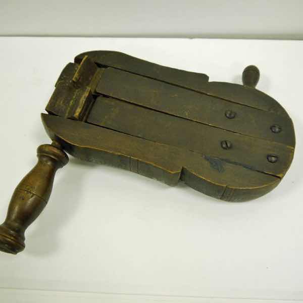 Bird Scarer<br><br>MALWS:2016.85 Image Description